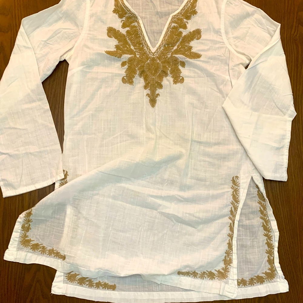 Old Navy perfect fit tunic w/ embroidery. SZ-L